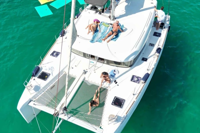 Mallorca: Discover paradisiacal coves on board of an exclusive catamaran