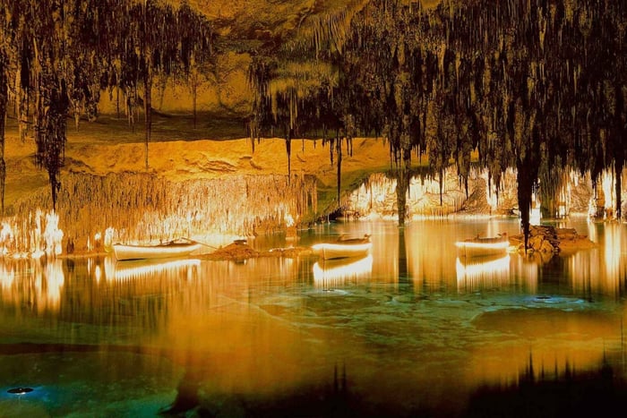 Mallorca: Half-day of Natural Wonders at the Drach Caves