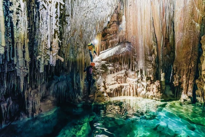 Maiorca: avventura nella grotta marina di Cova des Coloms
