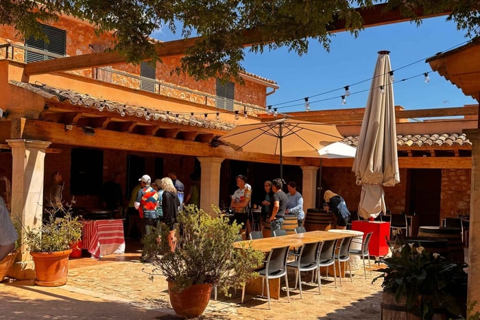 Authentieke wijnproeverij op een familiebedrijf in Mallorca