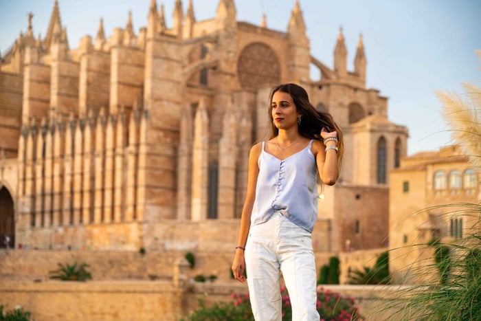 Palma: Professional photoshoot outside Palma Cathedral