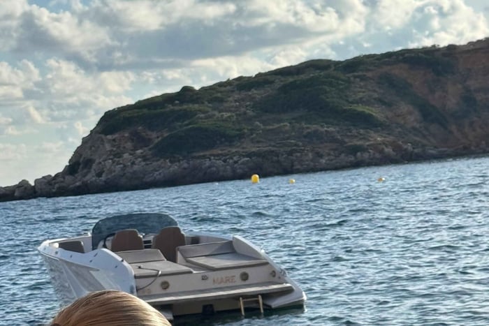 Port Adriano: Privat speedbådtur med skipper, op til 8 personer.