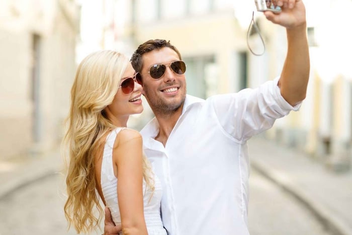 Santa Ponca: CoupleWalk, fun game and city walk for couples