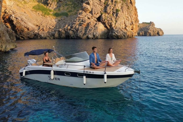 Sóller: Private Sunrise Meditation Boat Trip with Tea