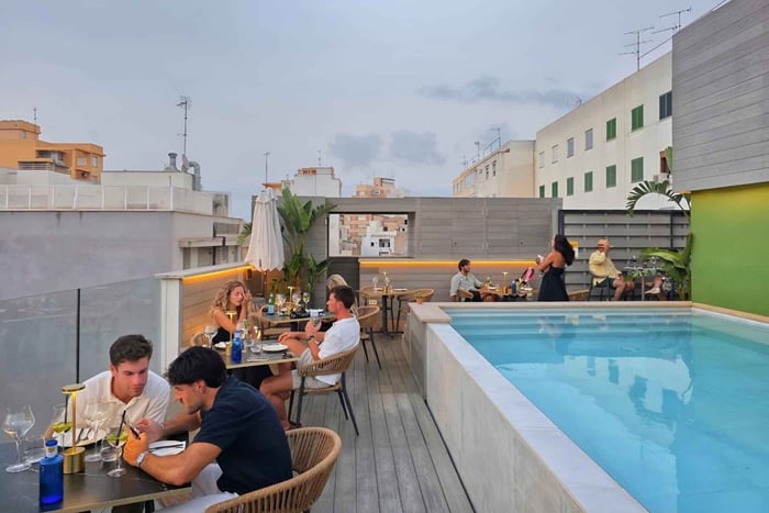 Pôr do sol em Maiorca: jantar no rooftop do Raco
