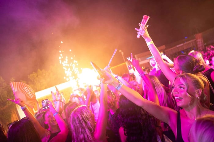 Agenda Beach Club Party im Toy Room Beach Club
