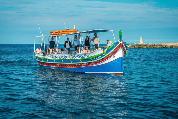 Comino, la laguna Azul y cuevas (crucero compartido de 5 horas)