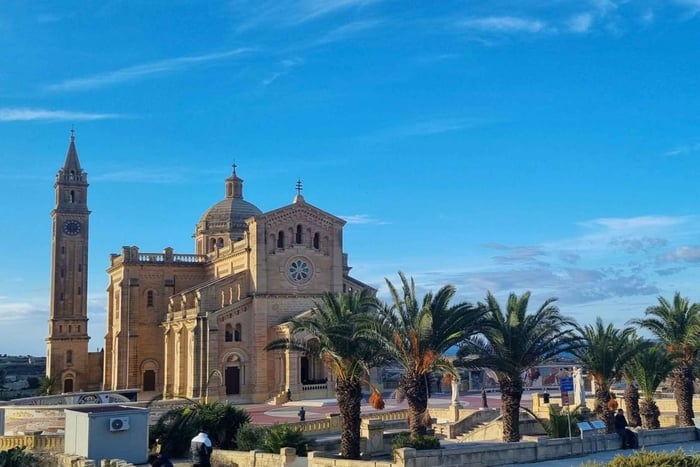 Wanderung auf Gozo: Ta' Pinu, Wied il-Mielah & Wied il-Ghasri