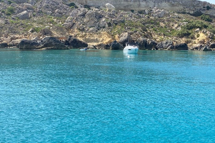 Noleggio di barche di lusso nella Laguna Blu e nelle baie vicine