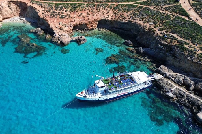 Malta: Gozo, Comino & Blue Lagoon Cruise - swim & sightsee