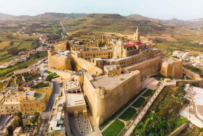Malta: Prywatna wycieczka po Gozo samochodem terenowym 4x4 z kierowcą i przystankami na kąpiel