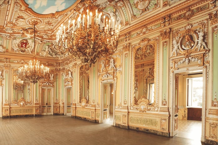 Eintrittskarte für den Palazzo Parisio mit Zugang zum Garten
