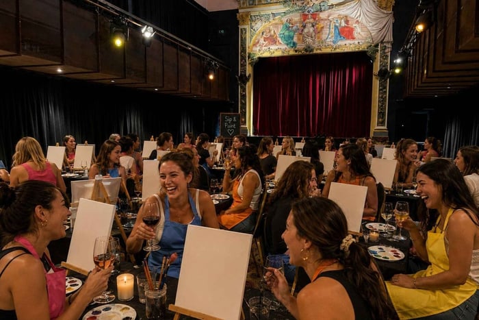 Впечатление Sip & Paint в Teatru Salesjan