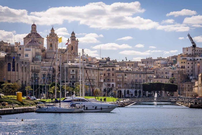 Three Cities Tour with Wine Tasting & Snacks