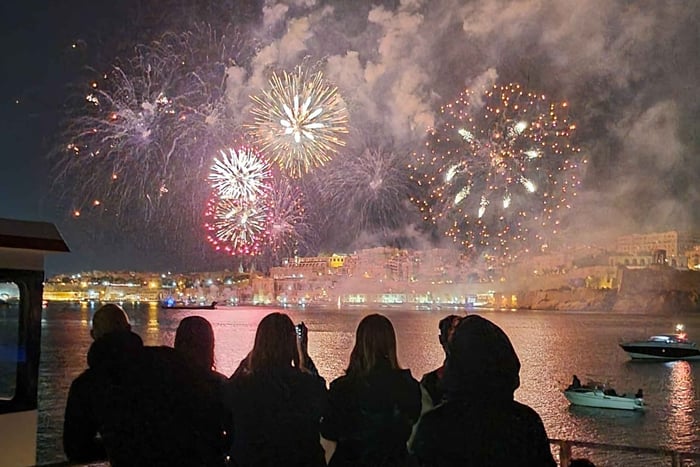 Valletta: Malta Fireworks Festival Cruise