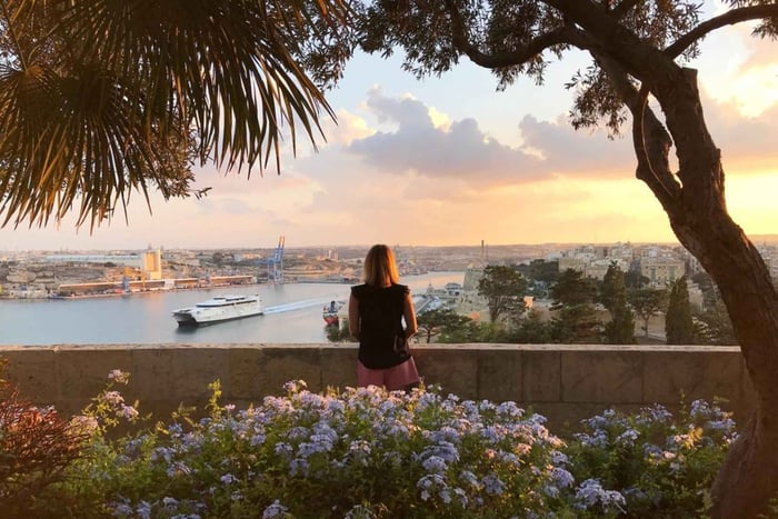 La Valeta: sesión de fotos privada en el casco antiguo, el puerto y los jardines