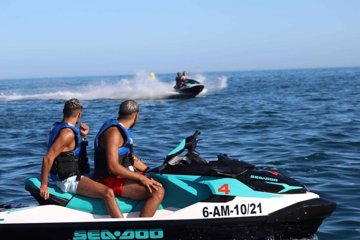Closed circuit on Jetski