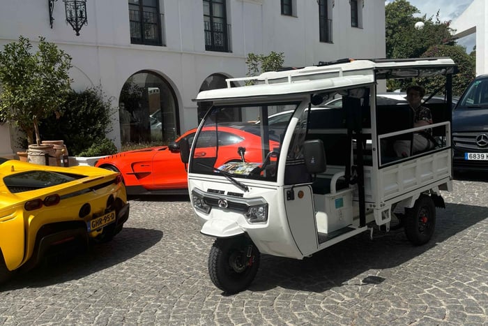 Discover MADRID on a Tuk Tuk!