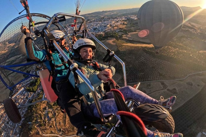 Paramotor flight in Ronda (Málaga), near Marbella