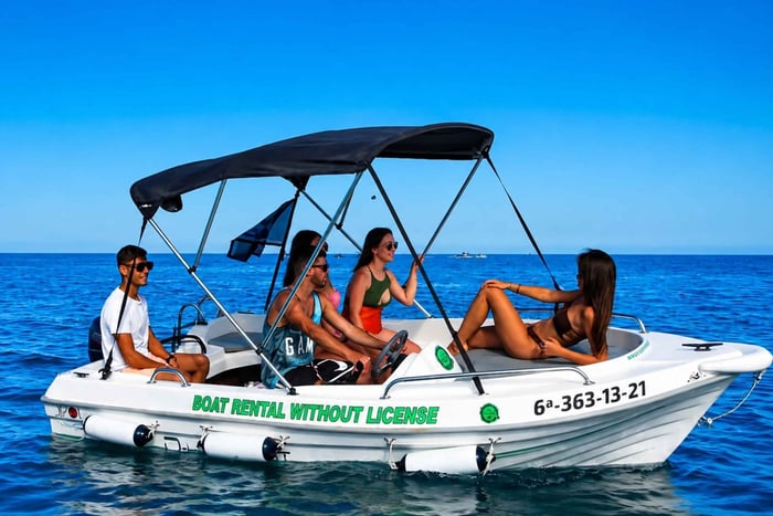 Rent a Boat Without a License – Fuel Included