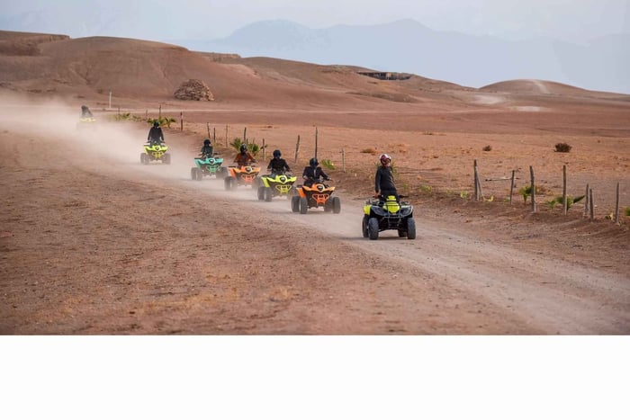 Marrakesch: Agafay-Wüste - Kamelritt, Quadfahrt & Dinner-Show