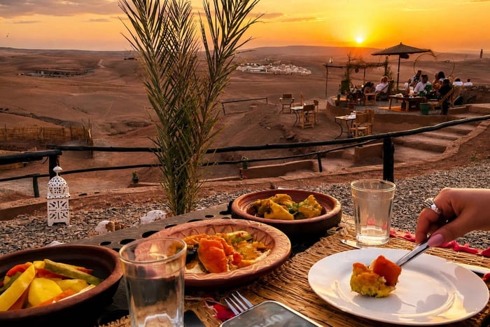Marrakesch: Magisches Abendessen im Abendrot der Agafay-Wüste & Sternenbeobachtung