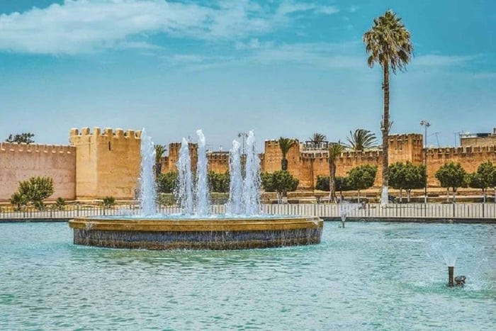 Da Agadir: Tour di un giorno a Taroudant e Tiout con pranzo