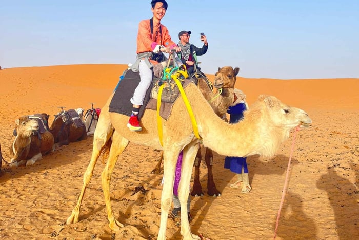 From Fes: 2-Day Desert tour To Marrakech with Luxury Camp