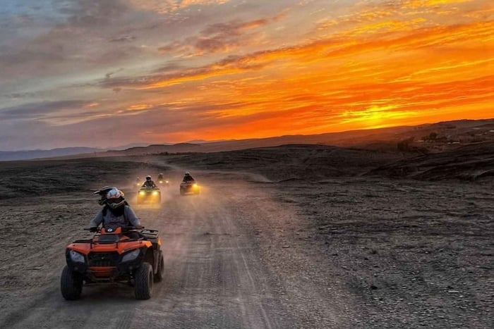 Marrakech : chameau dans le désert d'Agafay, quad et dîner berbère