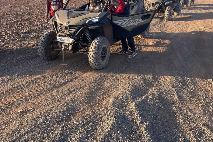 Marraquexe: Agafay: Passeio privado de buggy e camelo e jantar sob as estrelas
