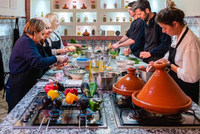 Marrakech : Cours de cuisine marocaine avec visite du marché et repas