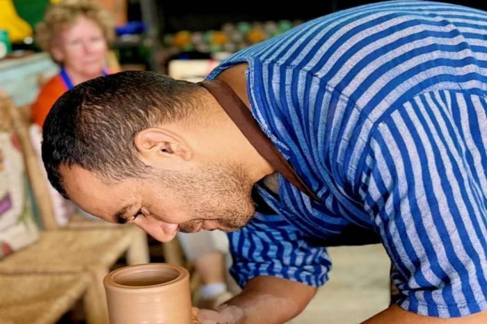 Marrakech: taller de cerámica marroquí y torno con té