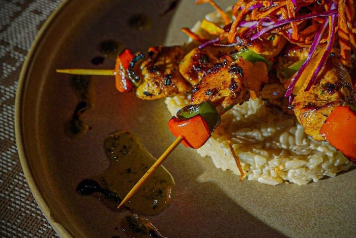 Tour nocturno en autobús por Marrakech y cena en restaurantes populares
