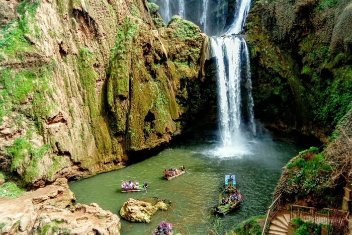 Marrakech: Geführte Tagestour zu den Ouzoud-Wasserfällen mit Bootsfahrt