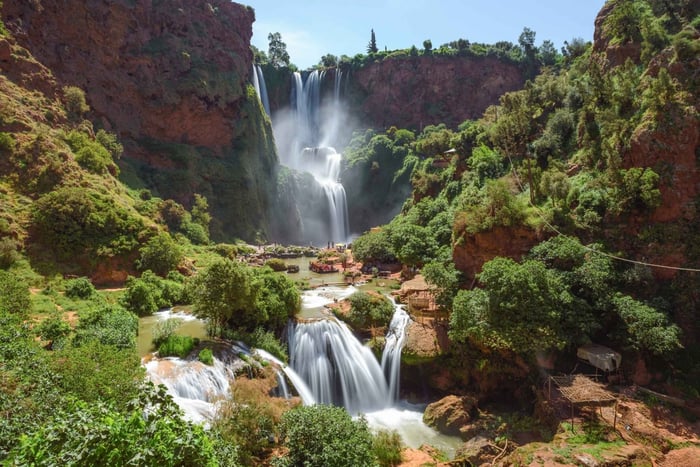 Desde Caminata guiada y excursión en barco por las cascadas de Ouzoud