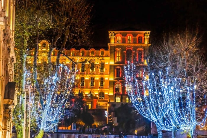 マルセイユの祝祭精神：クリスマス・ウォーキング・ツアー