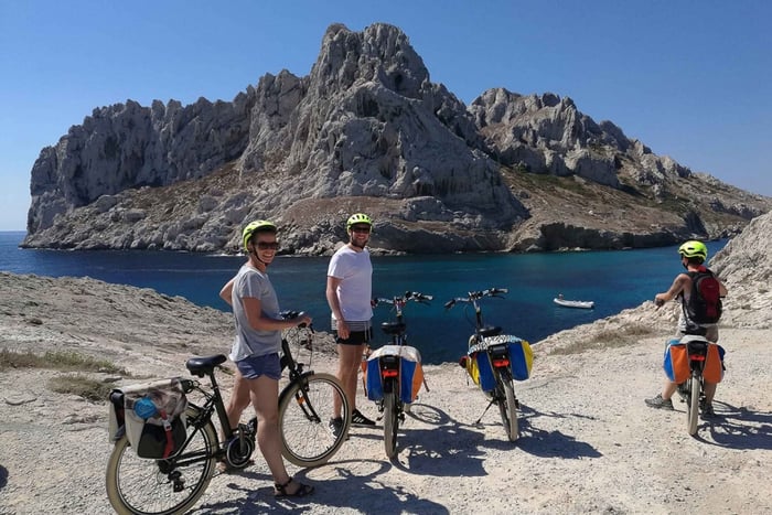 Full-Day Guided E-Bike Coast & Calanques Tour