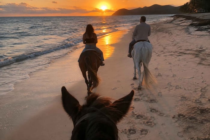Ilhas Maurício: Passeio a Cavalo ao Pôr do Sol em Bel Ombre com Guia