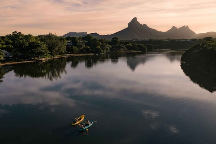 Mauritius: Guidet tur i kajak ved solopgang på Tamarin-floden