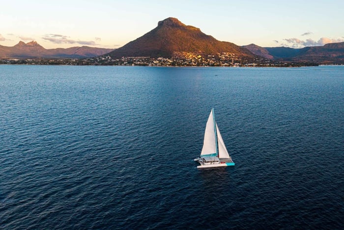 Mauritius: crociera in catamarano al tramonto, bevande e snack