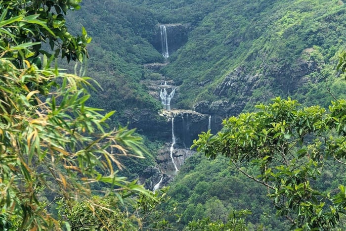 The Seven Waterfalls Hiking : Mauritius' Hidden Wonders
