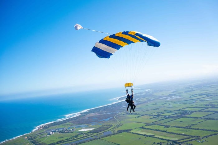 Depuis Melbourne : Saut en parachute en tandem au-dessus de la Great Ocean Road