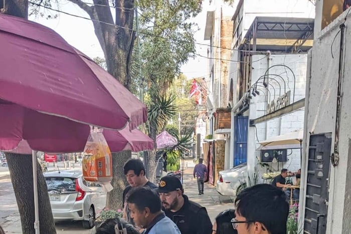CDMX: San Rafael Taco Crawl with a Neighborhood Local