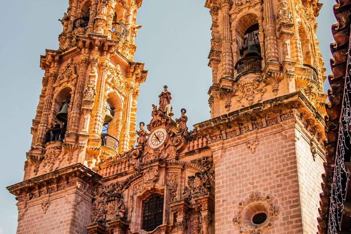 Cuernavaca and Taxco Sightseeing Tour: Immersion in Silversmithing, History, and Art