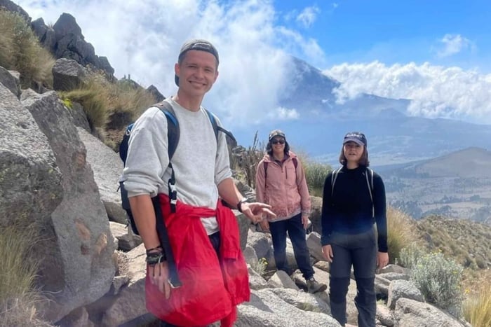 From Mexico City: Hike Iztaccihuatl Volcano with an Alpinist