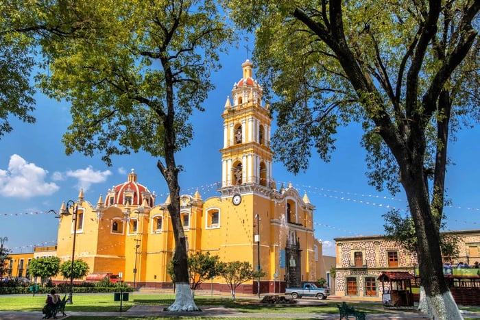 From Mexico City: Private Day Tour to Cholula, Tonantzintla, and Puebla