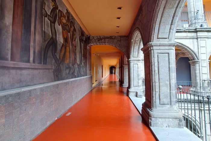 Mexican Muralism Tour: Paint Your Graffiti