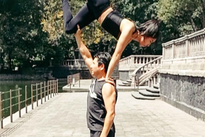 Mexico City: Acroyoga Class at Chapultepec Park
