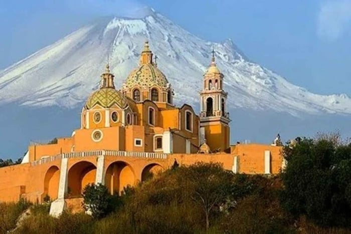 Mexico City: Cholula and Puebla Exploration Tour