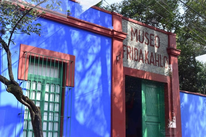 Mexico City: Coyoacán Food Tour & Frida Kahlo Entry Ticket